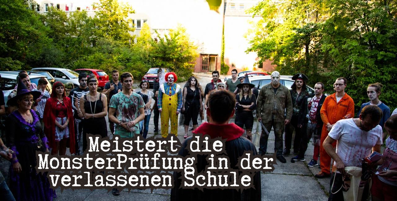 Monsterprüfung im Hörsaal einer verlassenen Schule